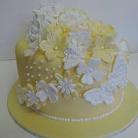 6 inch lemon roses and butterflies with matching cup cakes