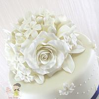 Classic Wedding Cake-Roses and Stephanotis 2