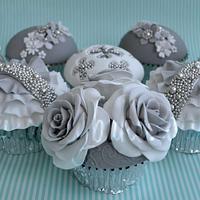 Cake International Silver Cupcakes