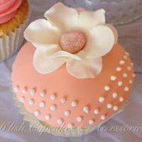 Spring romance cupcakes