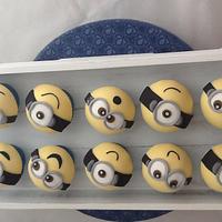 Minion birthday cupcakes