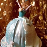  Frozen Elsa doll cake