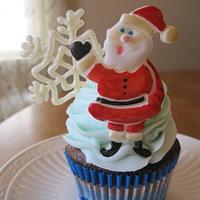 Santa snowflake cupcakes