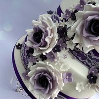 Vintage purple wedding cake <3