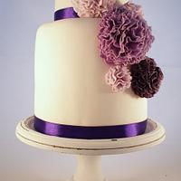 Purple ruffle weddingcake