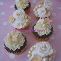 Cream and Gold Vintage Style Rose and Lace Cupcakes