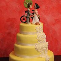 Lemon and daisy wedding cake