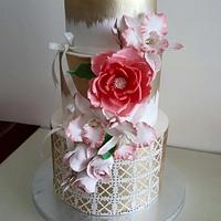 Golden theme wedding cake design