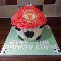 Man United giant cupcake