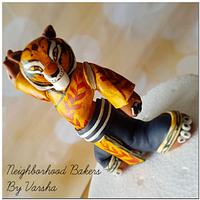 Tigeress figurine 
