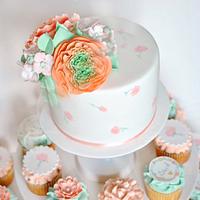 Wedding cake in mint & peach colors