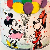 Hand painting mimie mouse cake