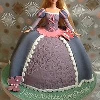 Pretty Rapunzel Cake