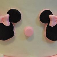 Minnie mouse themed cake