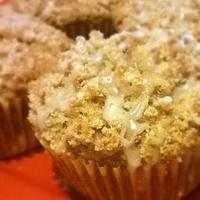 Spiced apple crumb cakes and muffins!
