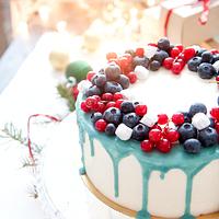 new year cake with fresh berries