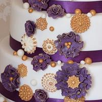 Cascading Ruffle brooch & pearl wedding cake
