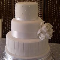 White Wonder - Elegant Wedding Cake