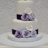 Lilac roses and ivory pearls