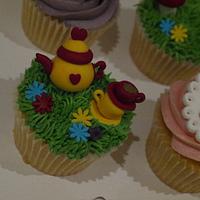 Mad hatter tea party cupcakes 