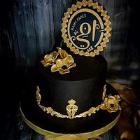 black and gold cake 