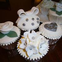 25th Wedding Aniversary Cupcakes