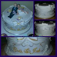 Wedding cake with matching cupcakes