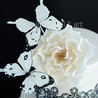 Lacey Elegance- Black and Ivory Wedding Cake