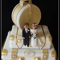 wedding luggage cake 