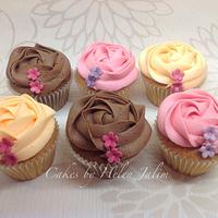 Buttercream rose cupcakes