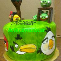 Angry birds cake