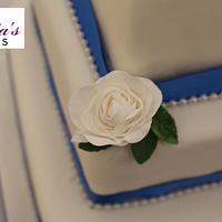 White Roses Wedding cake