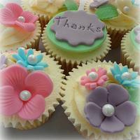 Pretty floral thank you cupcakes