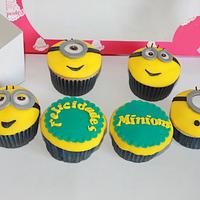 CUPCAKES PERSONALIZADOS MINIONS - PAMPLONA 