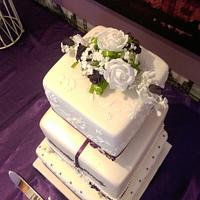 Roses and Pearls Wedding cake