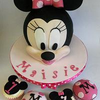 3D Minnie Mouse Cake & Cupcakes