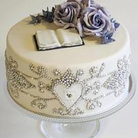 Engagment cake with pearls