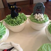 Adults halloween cupcakes project