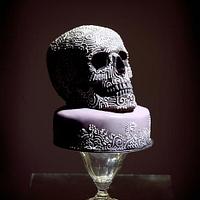 Hand-piped Skull cake