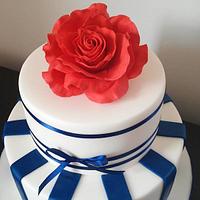 Cake with red rose