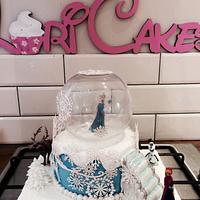 Snow globe frozen cake