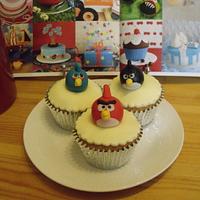 angry bird cupcakes