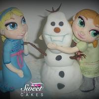 Frozen : little Anna and Elsa