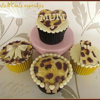 Leopard print cupcakes
