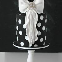 White and Black cake with big bow