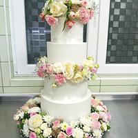 Luxury wedding cake