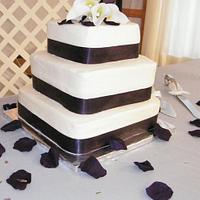 Simple & Elegant Wedding Cake
