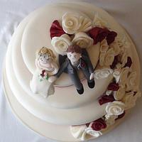 Trailing Rose Wedding Cake