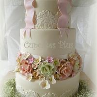Vintage Rose and Lace wedding cake