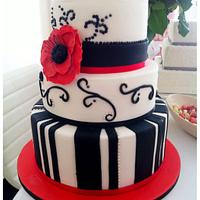 Retro Black&White Poppy wedding cake